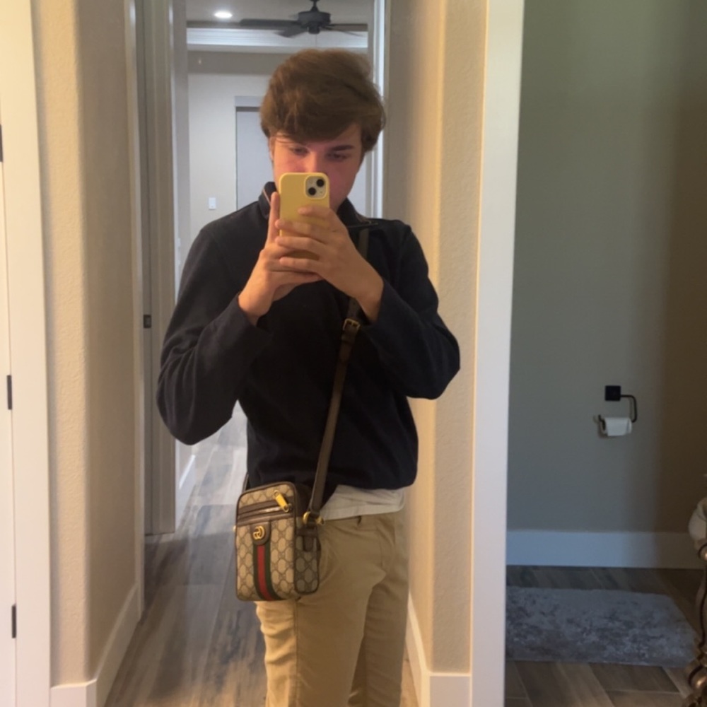 Meet your Posher, Brady